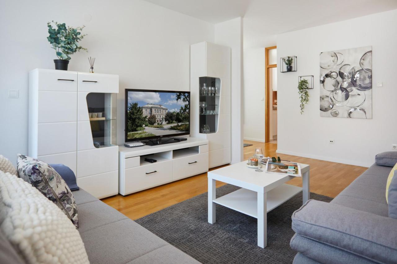 Spacious 2Bdr Apartment Near Business District Ζάγκρεμπ Εξωτερικό φωτογραφία