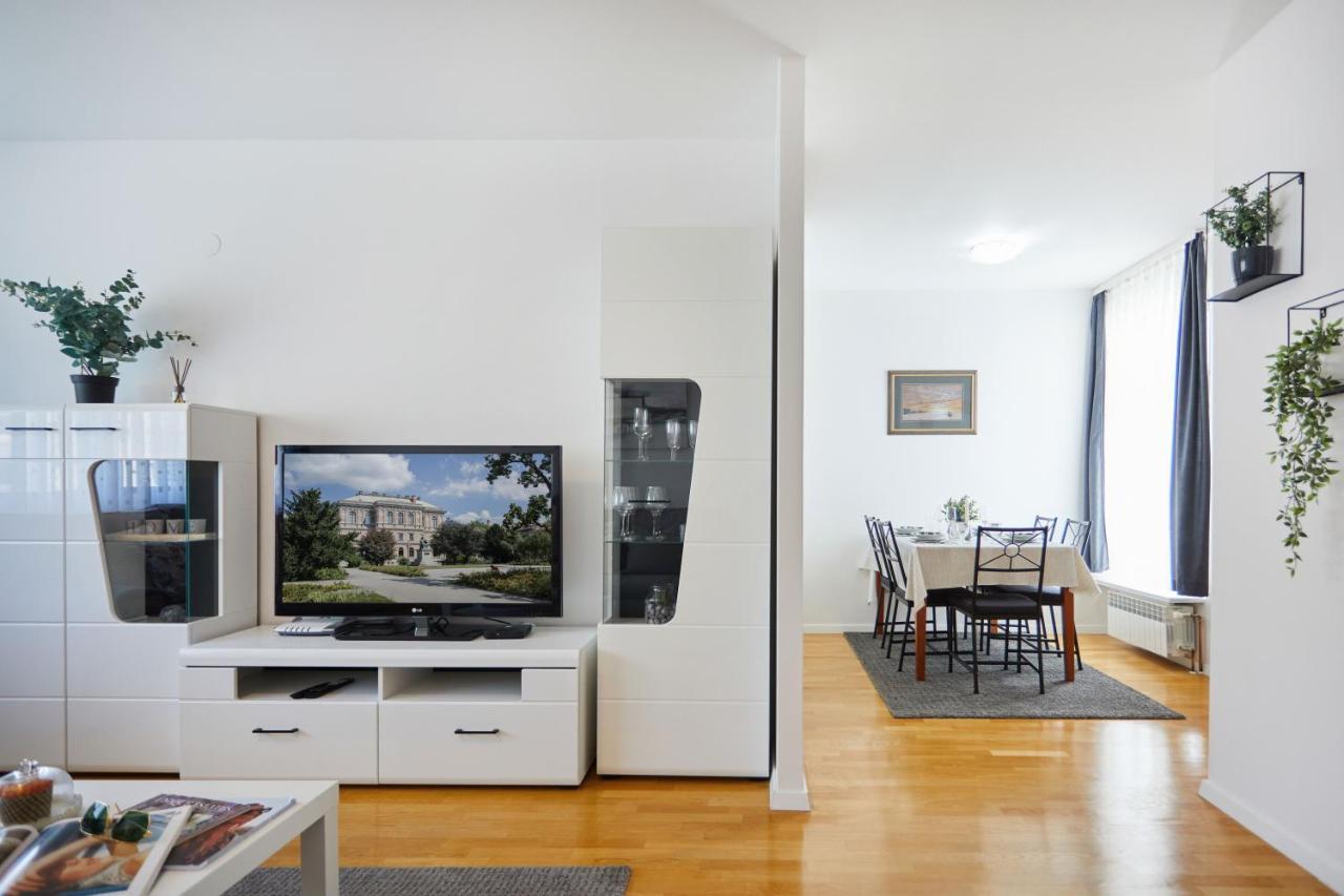 Spacious 2Bdr Apartment Near Business District Ζάγκρεμπ Εξωτερικό φωτογραφία